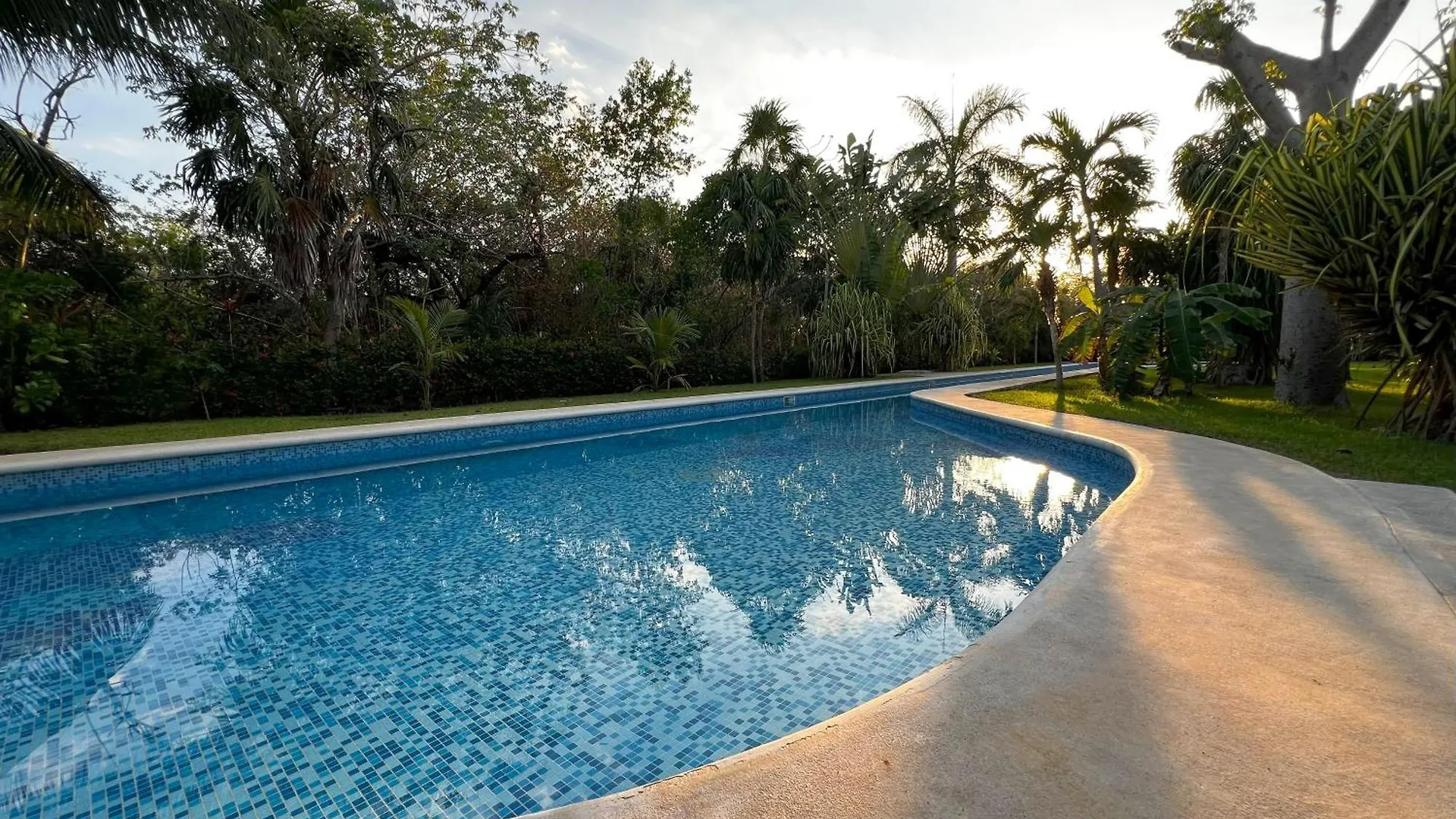 Live The Bohemian Style Surrounded By Greenery Puerto Aventuras Casa vacanze